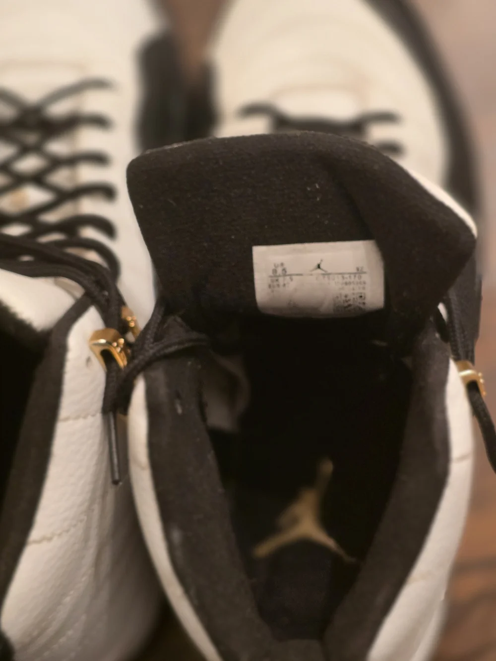 Jordan Retro High-Top Basketball Shoes - White/Black/Gold Size 8.5 Gently Used